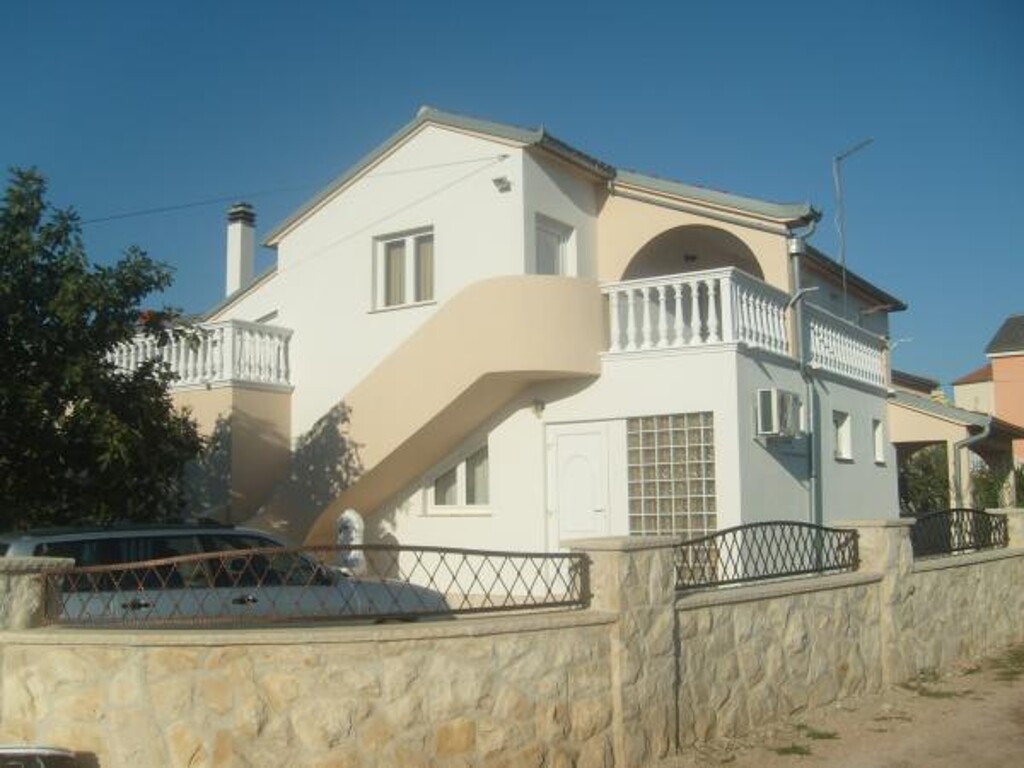 Image 3812334 - 4