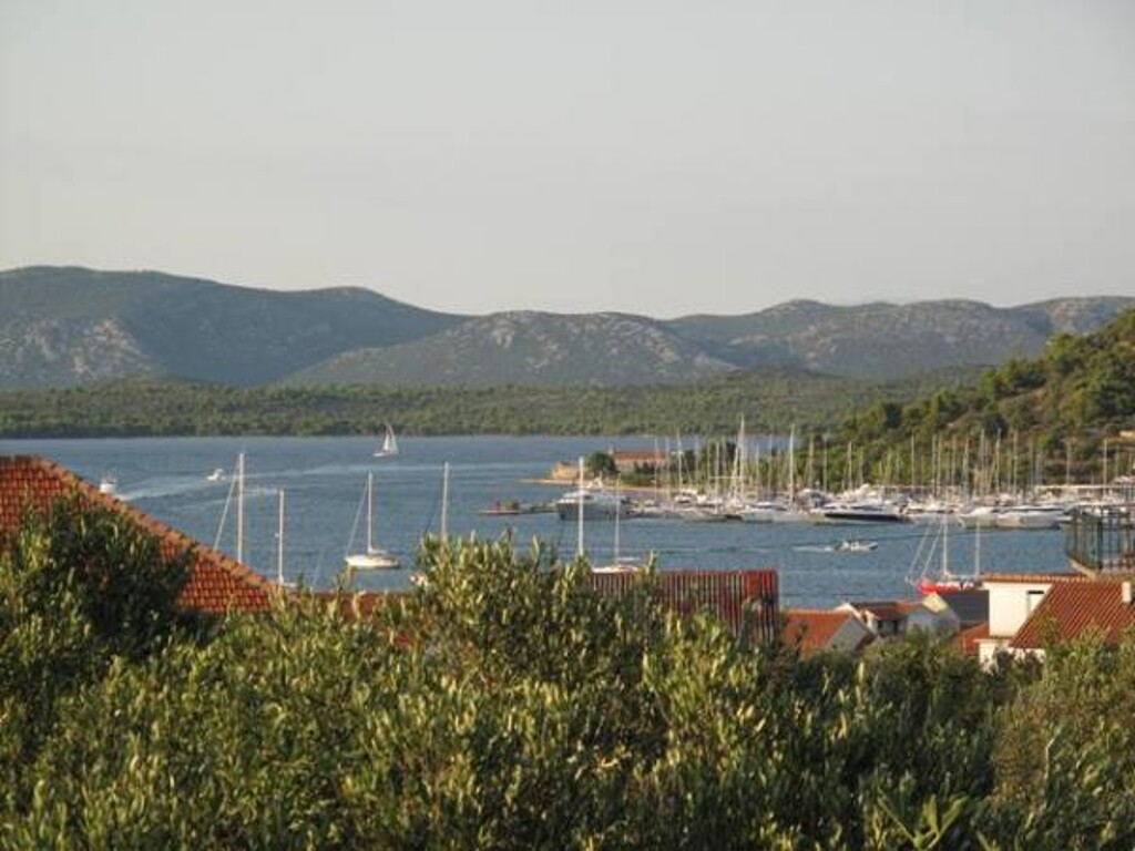 Image 3812168 - 9