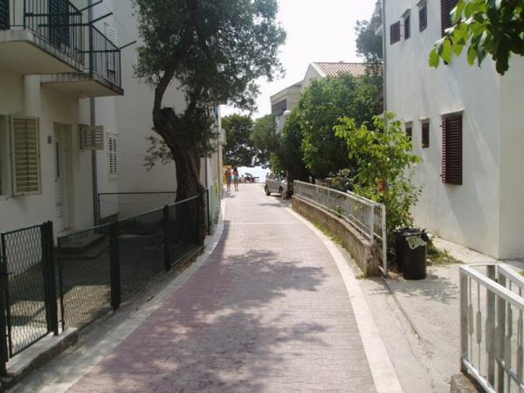 Image 3810933 - 22