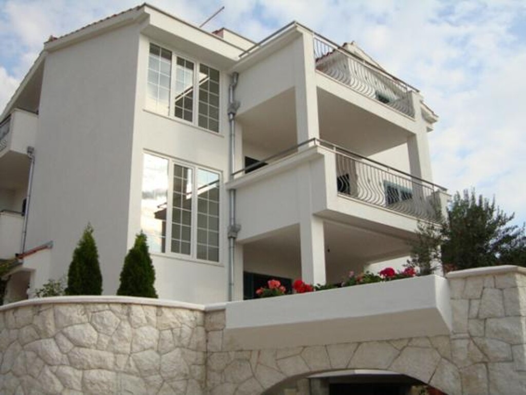 Image 3812758 - 9