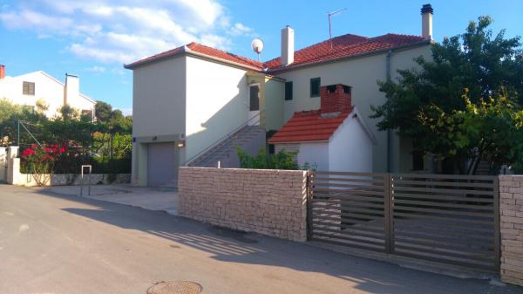 Image 3813876 - 1