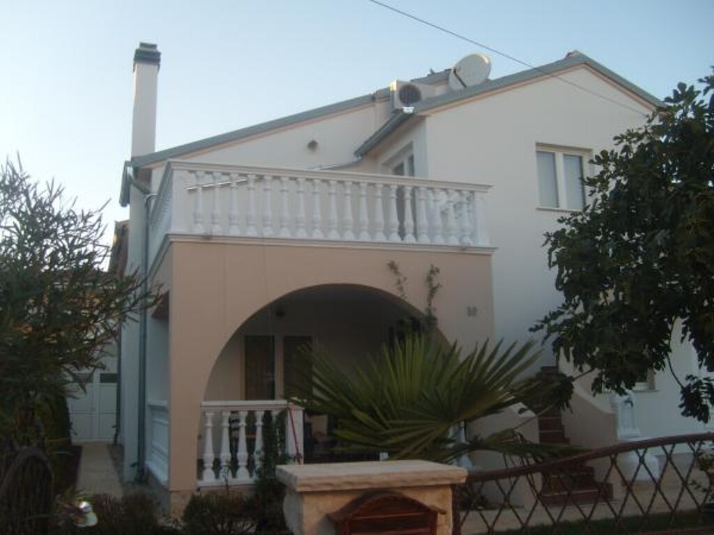 Image 3812334 - 6