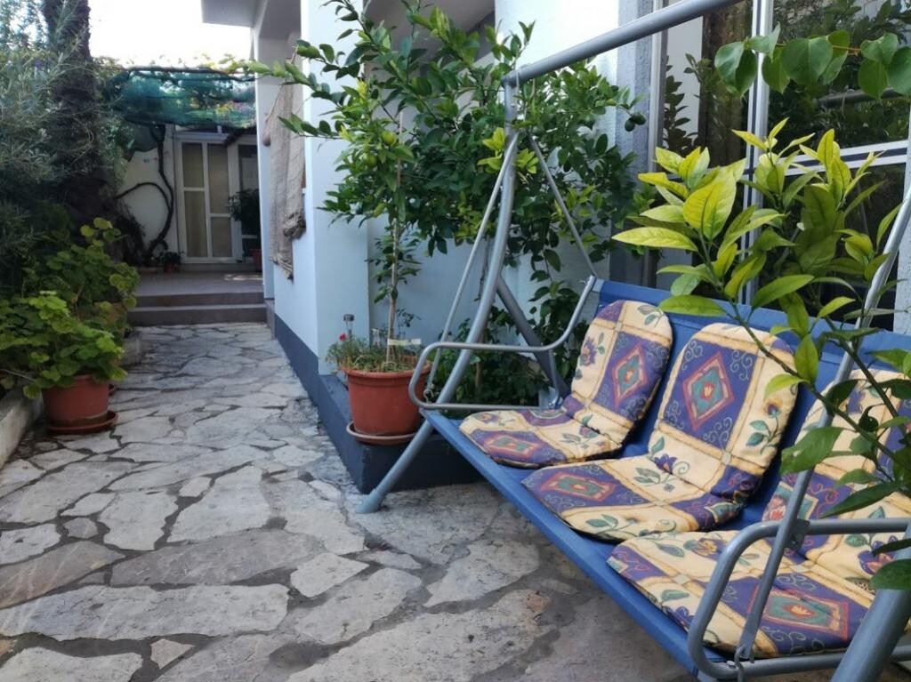 Image 3838712 - 3