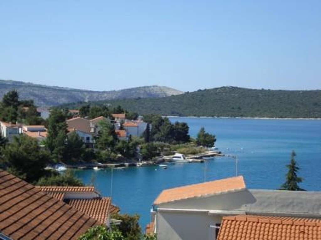 Image 3811585 - 6