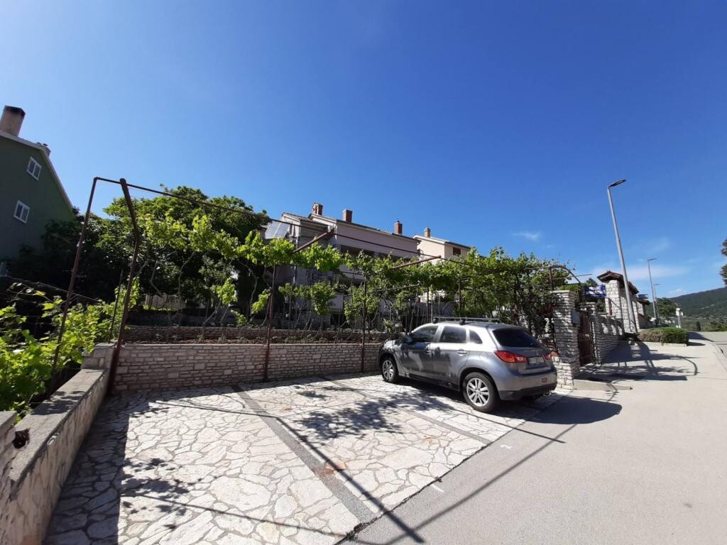 Image 3838850 - 3