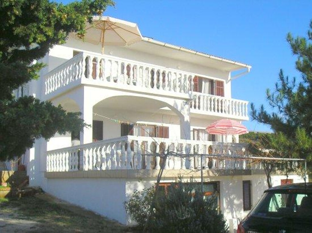 Image 3838698 - 3