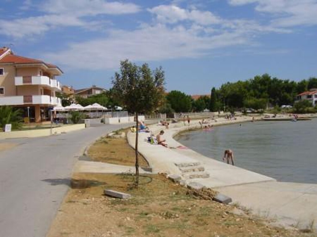 Image 3810626 - 6