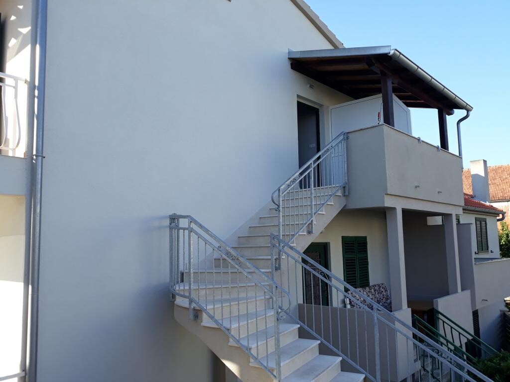 Image 3811014 - 6