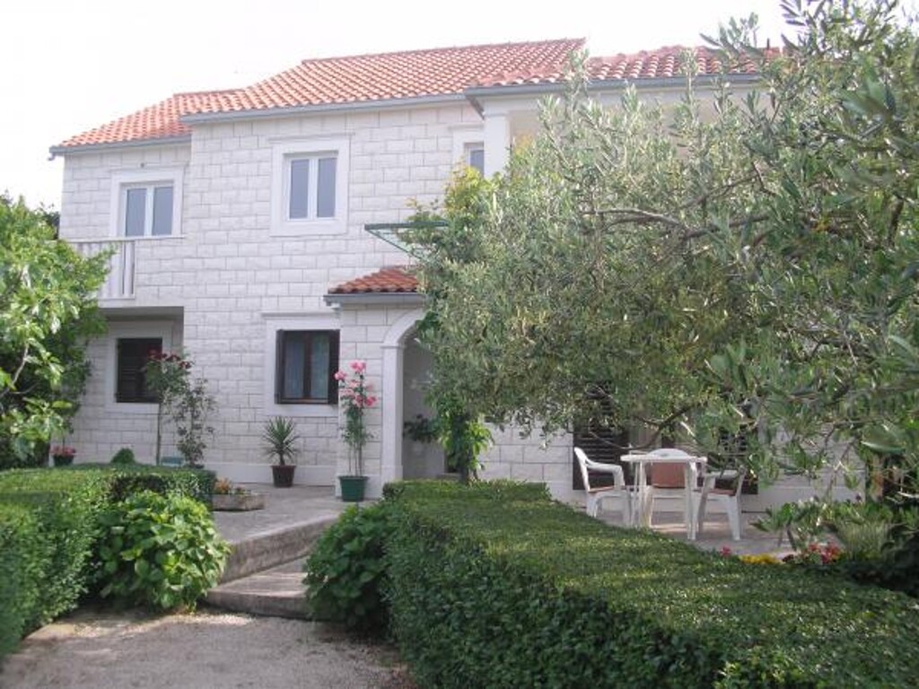 Image 3810686 - 1