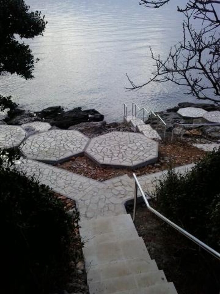 Image 3810558 - 8
