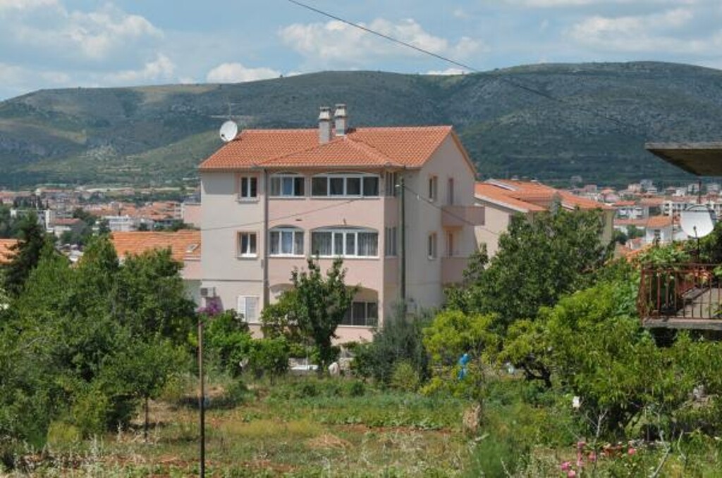 Image 3810943 - 6