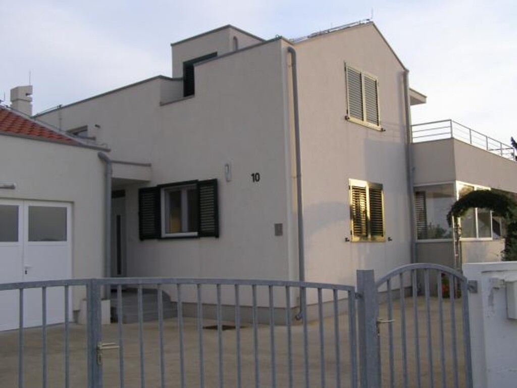 Image 3815220 - 7