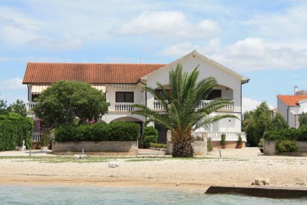 Image 3811565 - 3