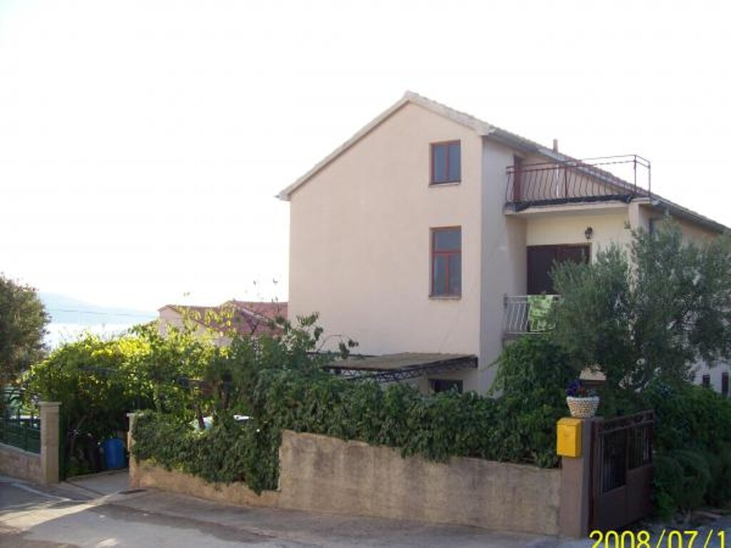 Image 3810878 - 4