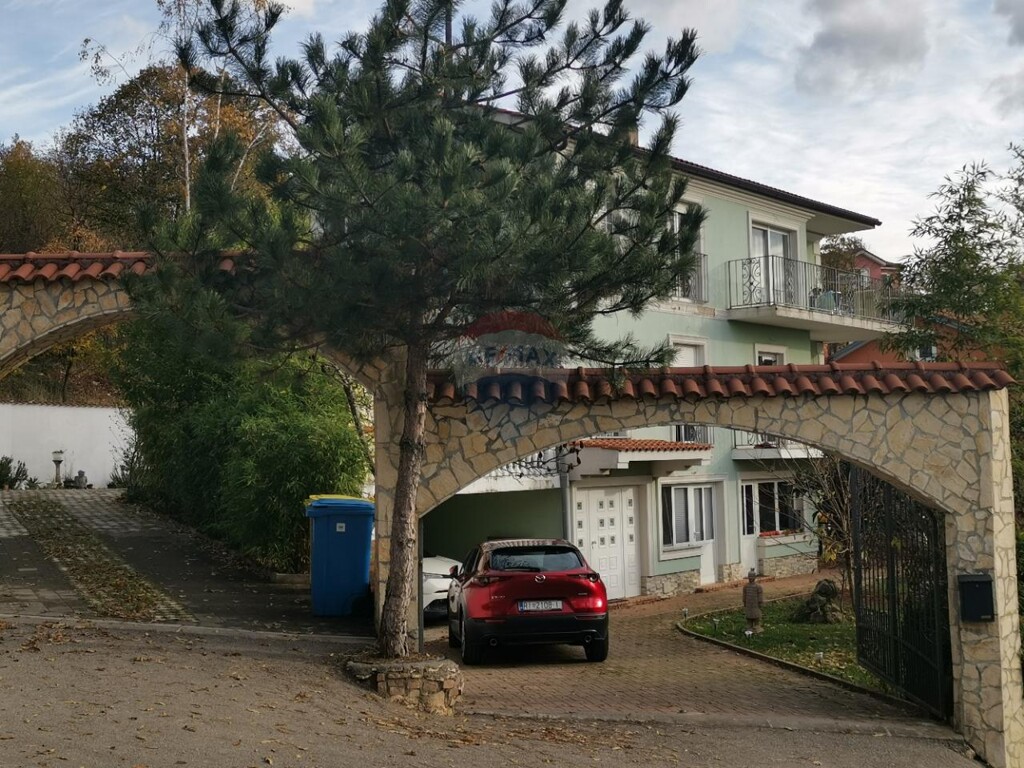Image 12