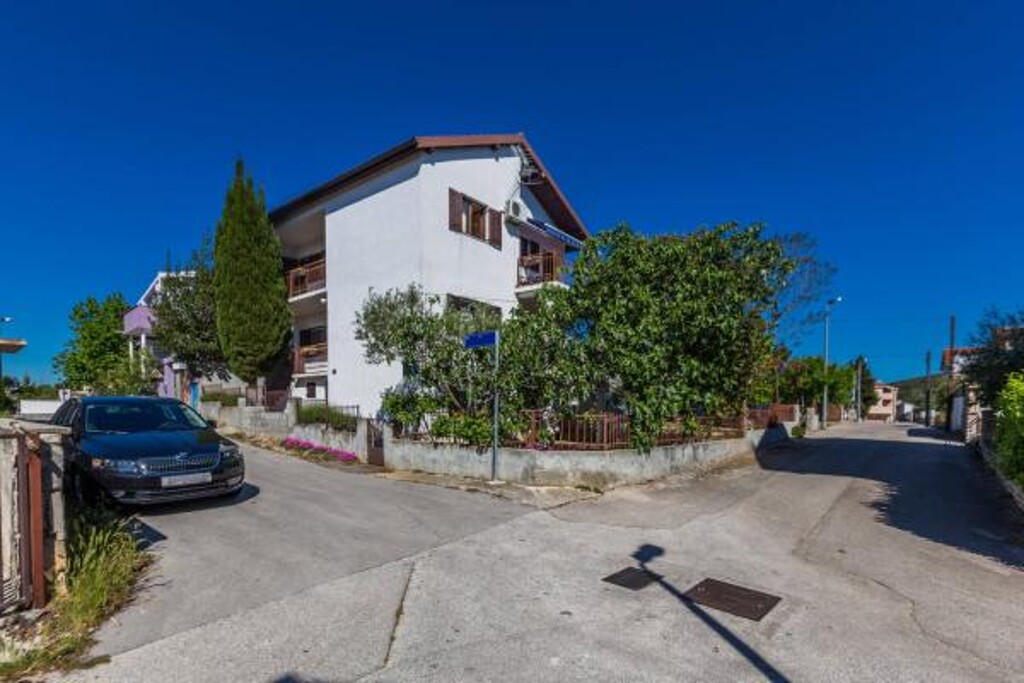 Image 3821802 - 3