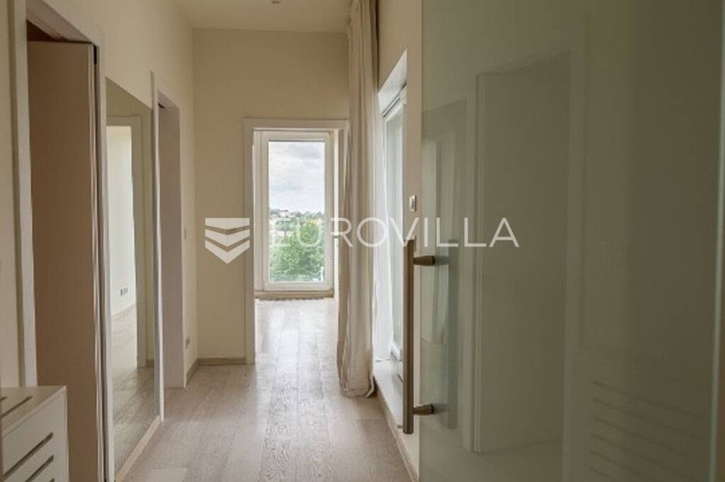 Image 4840365 - 11