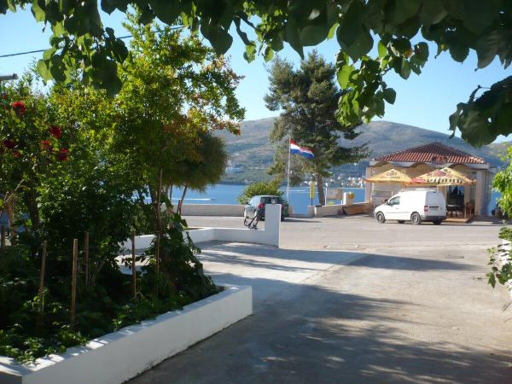 Image 3813304 - 4