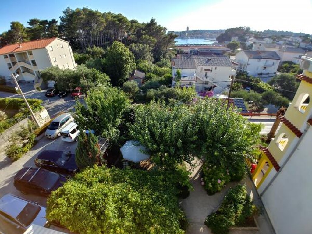 Image 3814912 - 4