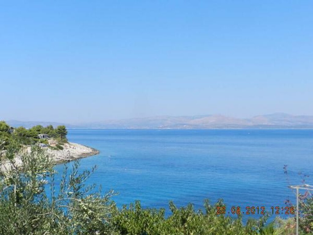 Image 3812312 - 6