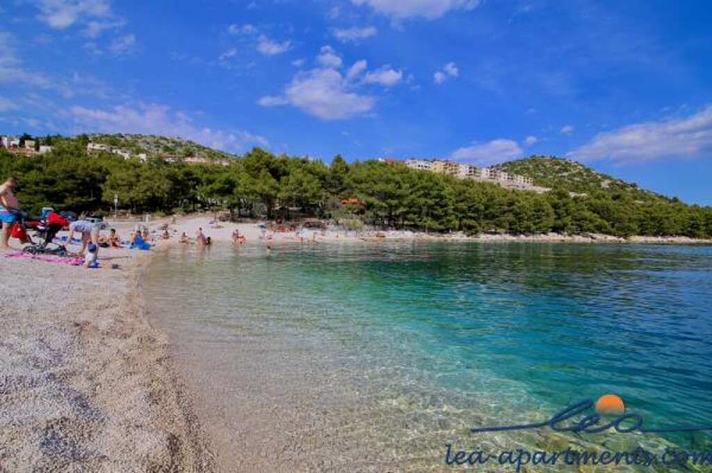 Image 3811760 - 32