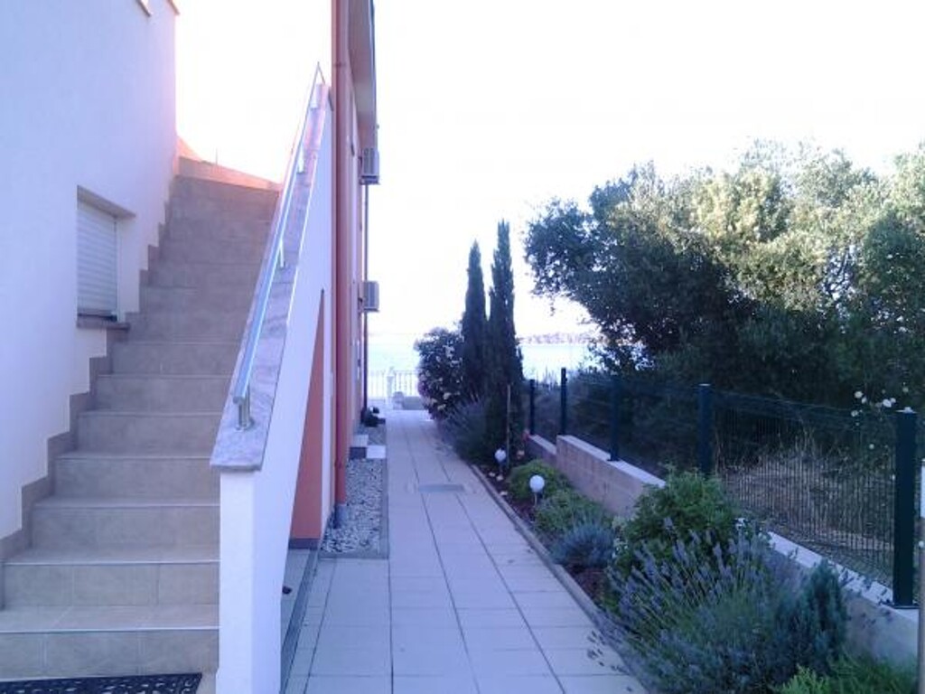 Image 3814382 - 5