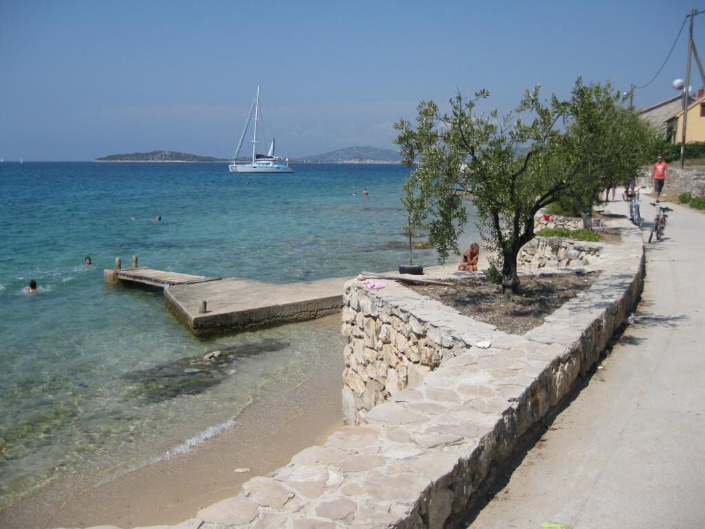 Image 4989934 - 10