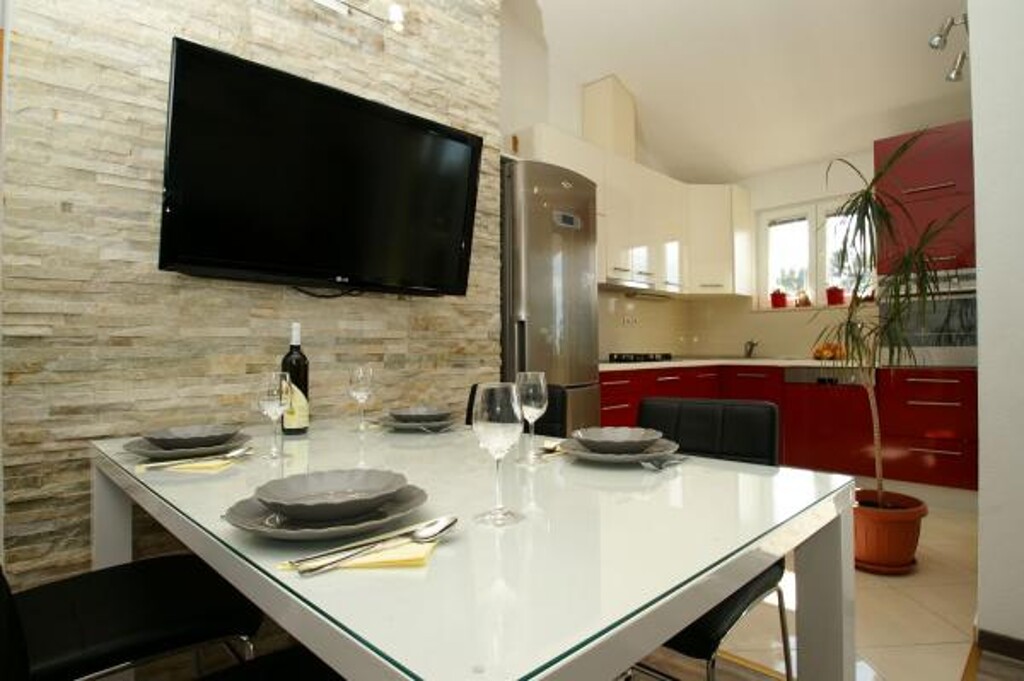 Image 3810822 - 13