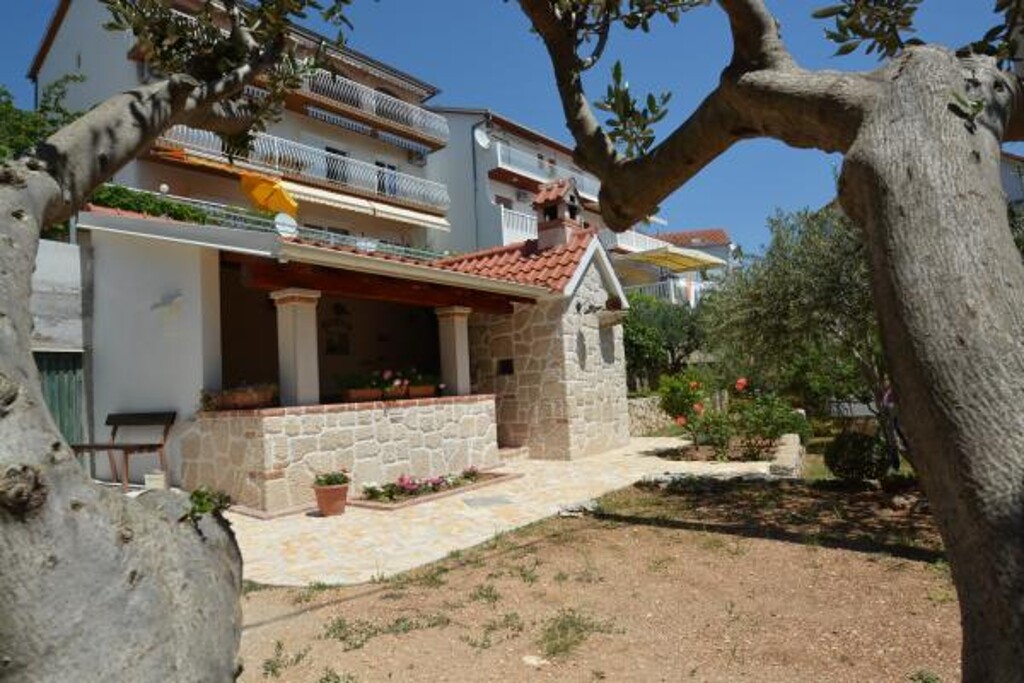 Image 3814693 - 10