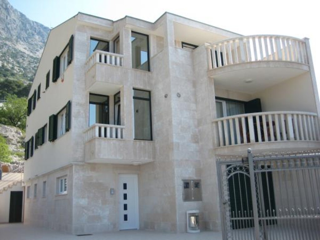 Image 3838490 - 1