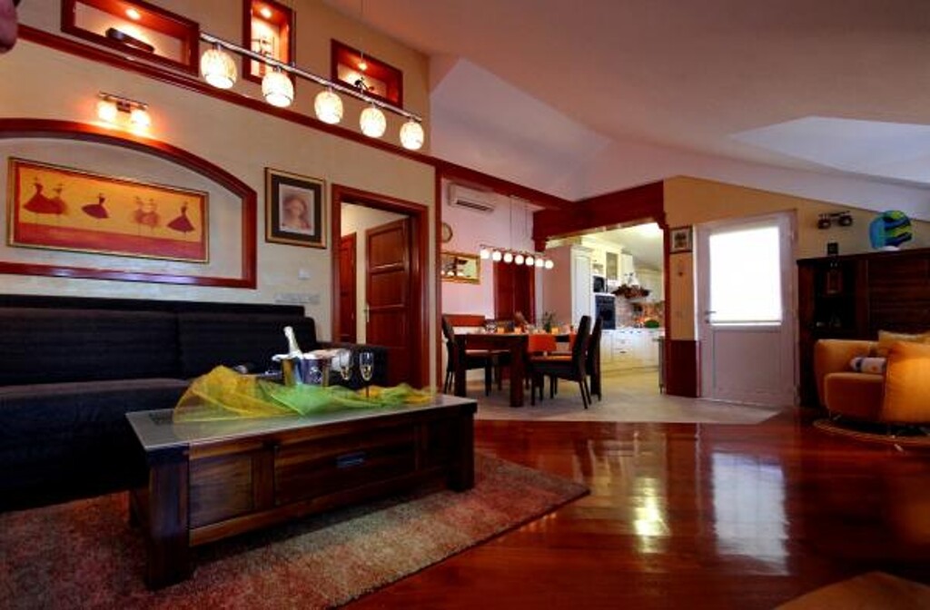 Image 3813083 - 1