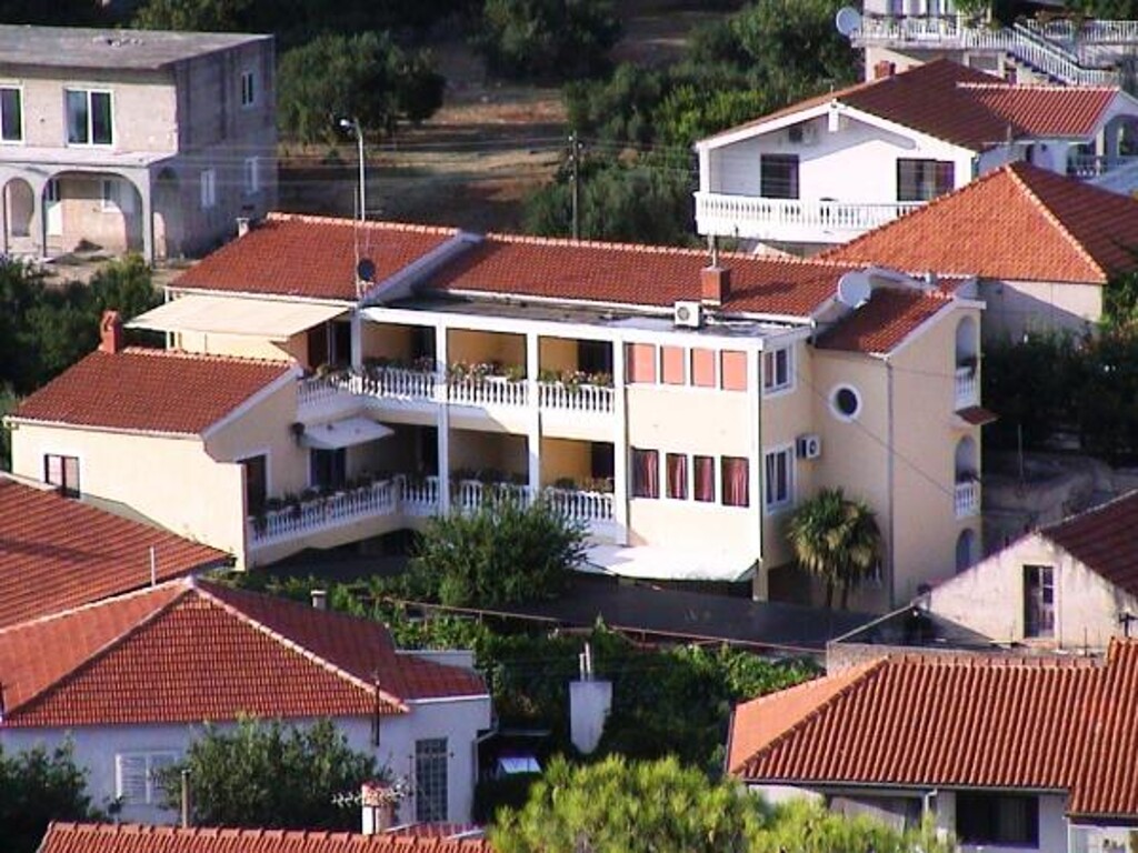 Image 3812036 - 7