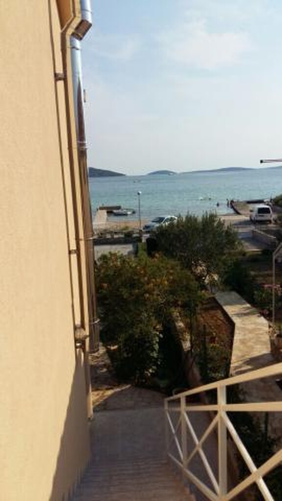 Image 3810828 - 7