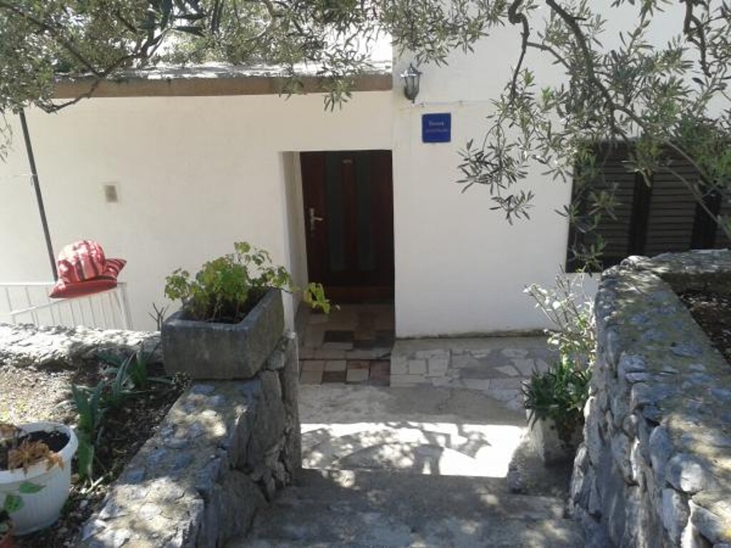 Image 3813512 - 6