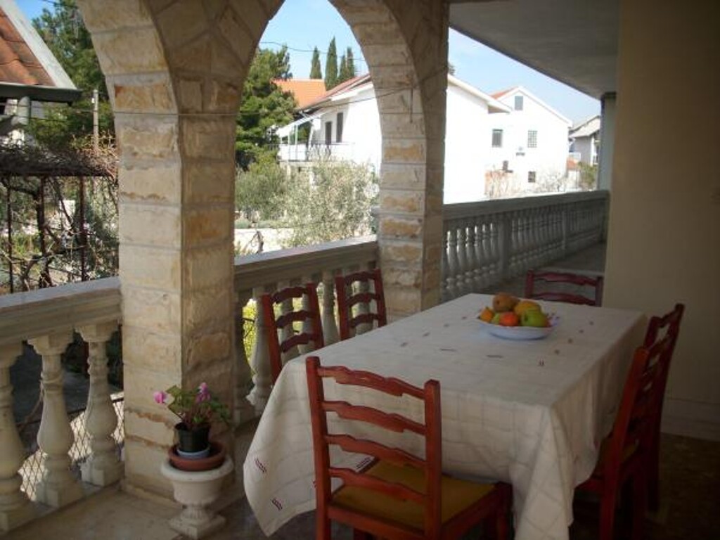 Image 3813832 - 4
