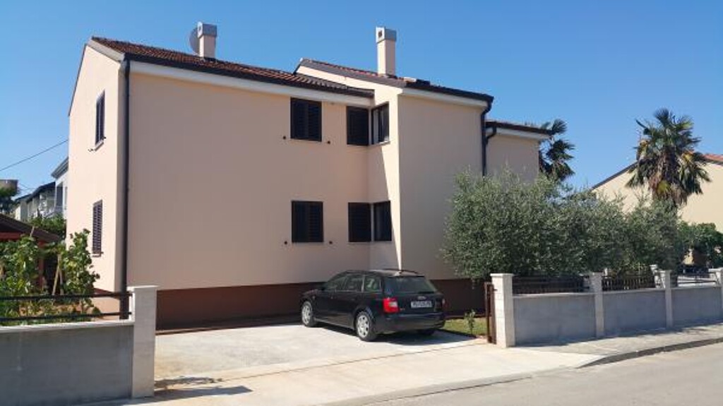 Image 3838630 - 6