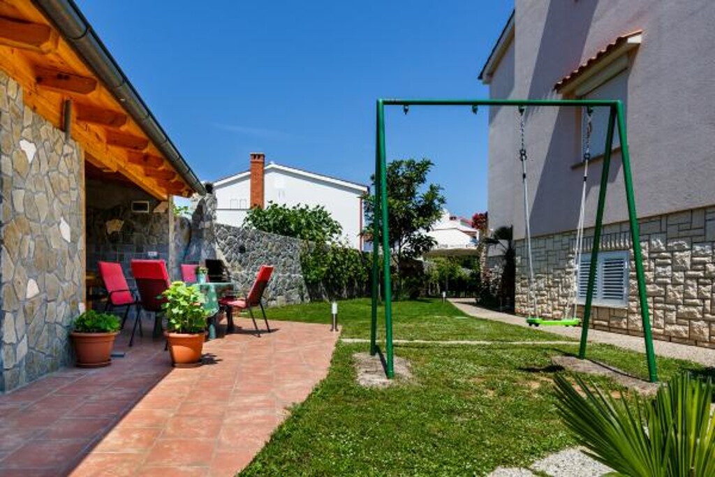Image 3811610 - 11