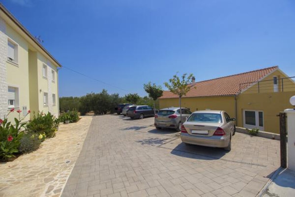 Image 3838966 - 4