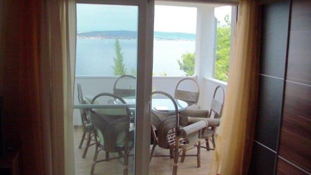Image 3812914 - 1