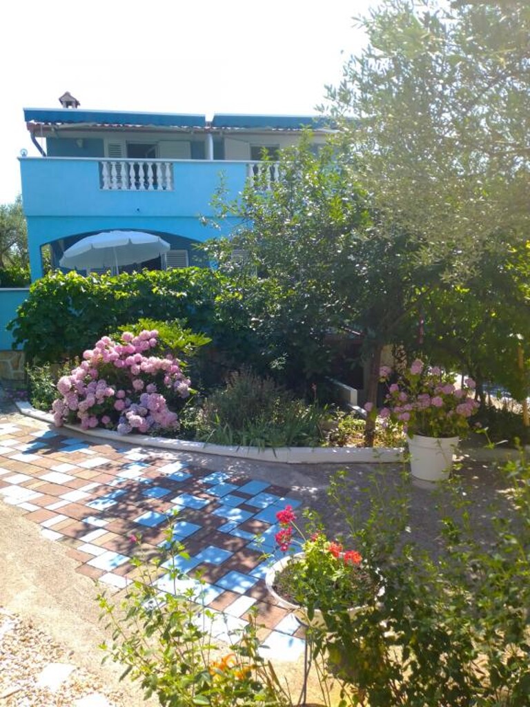 Image 3813867 - 4