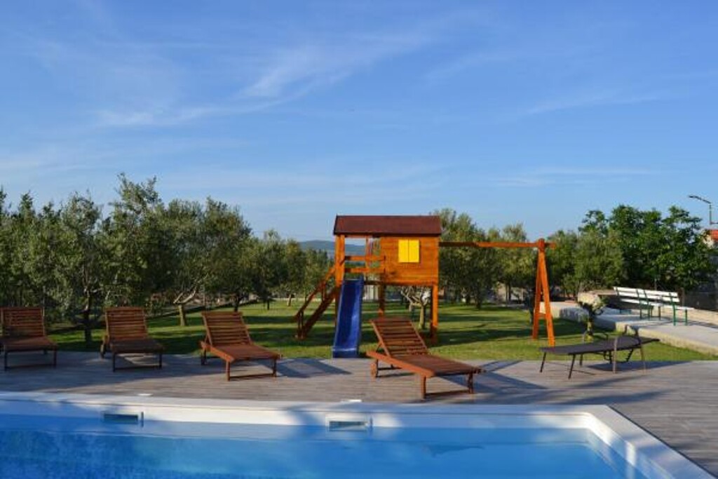 Image 3812527 - 8