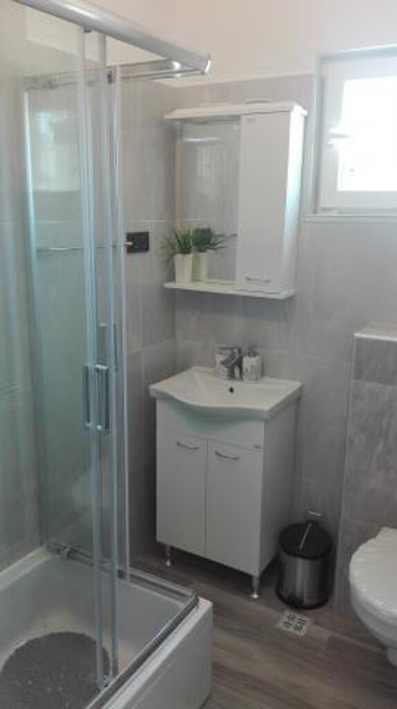 Image 3814824 - 7