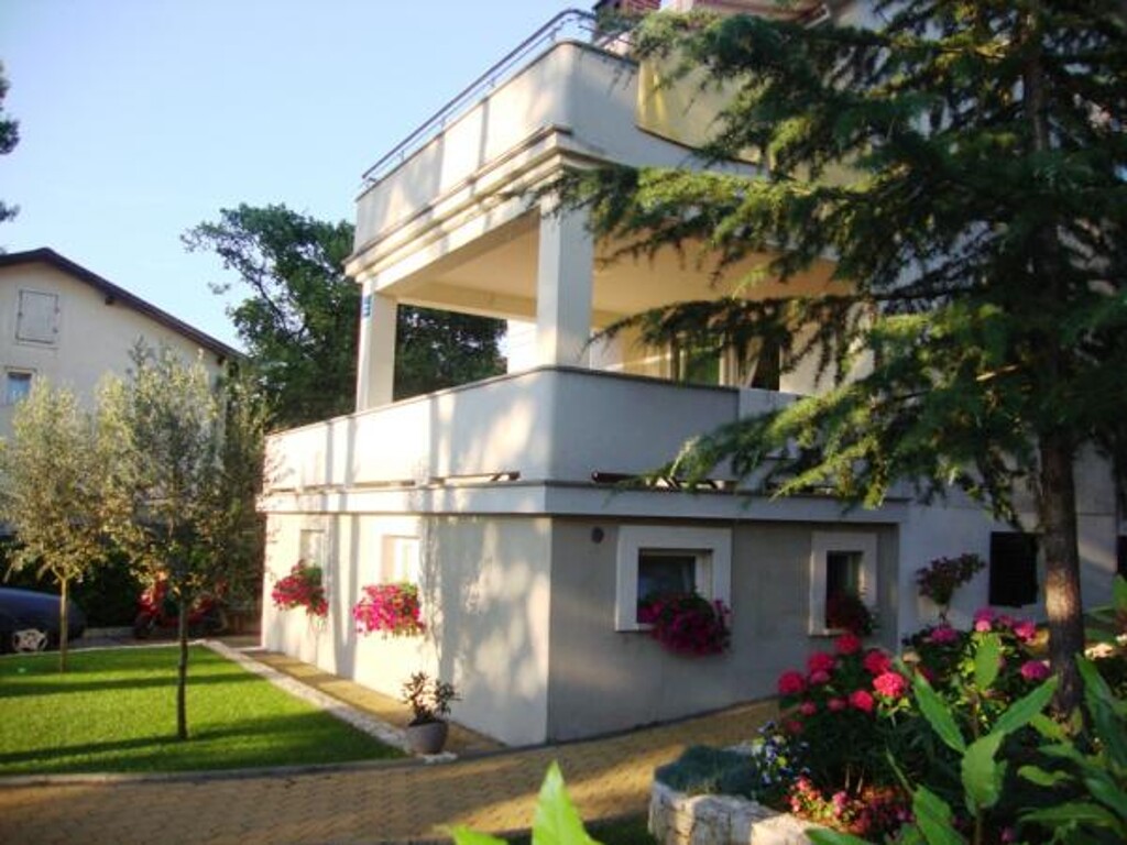 Image 4404759 - 5