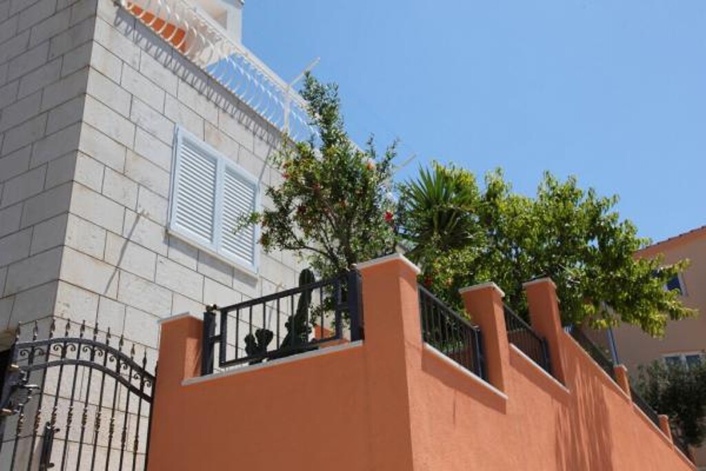 Image 3838660 - 4