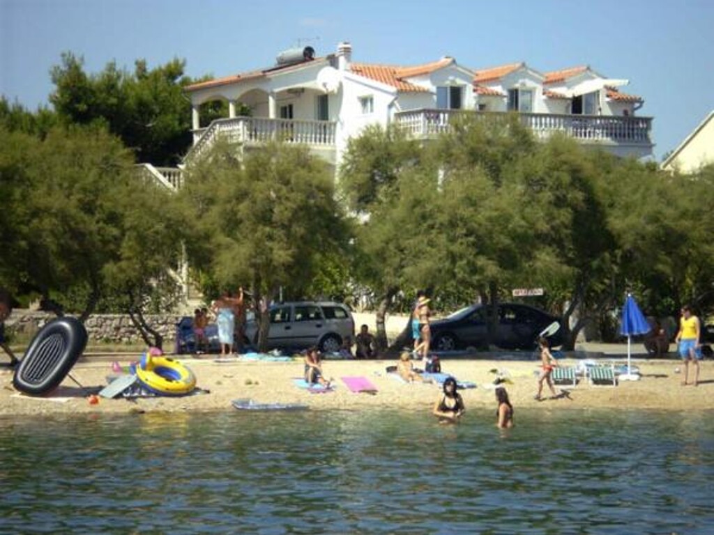Image 3810789 - 1