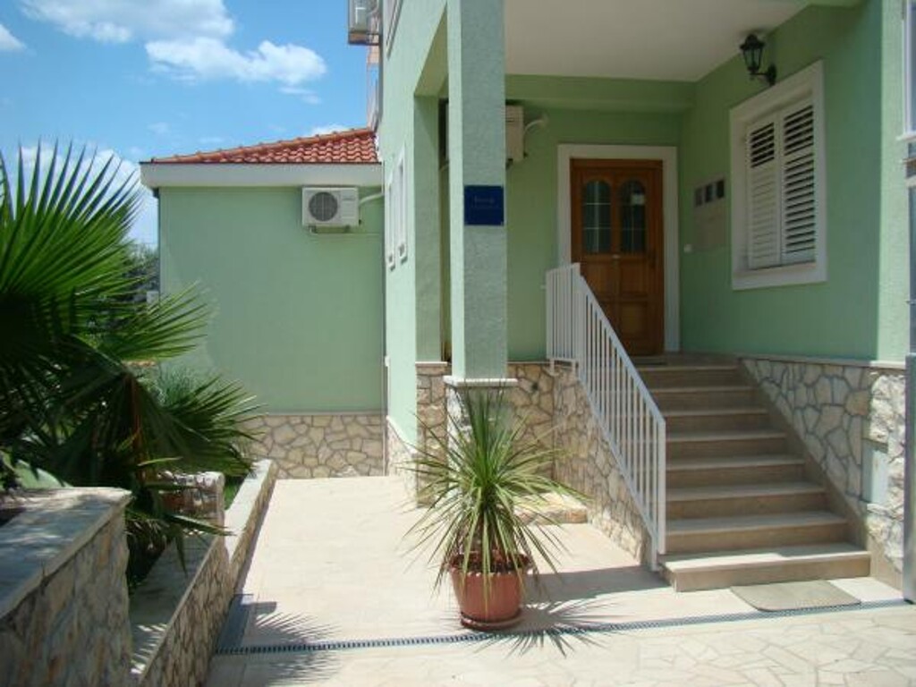 Image 3812517 - 18