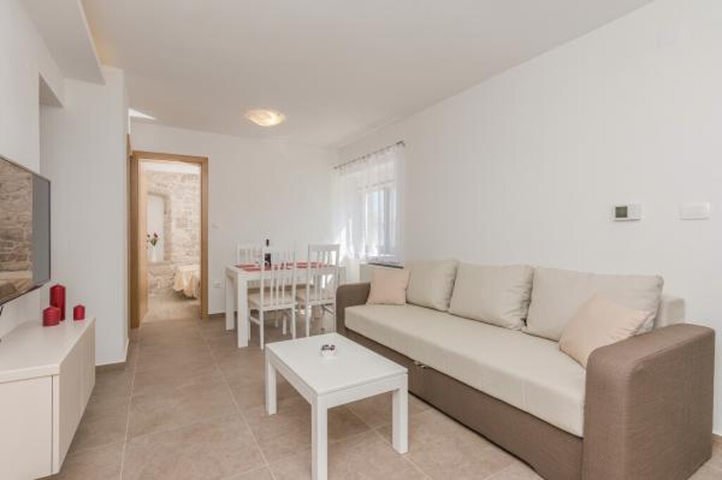 Image 3814611 - 4