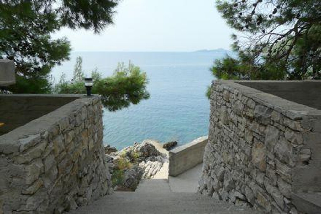 Image 3812593 - 3