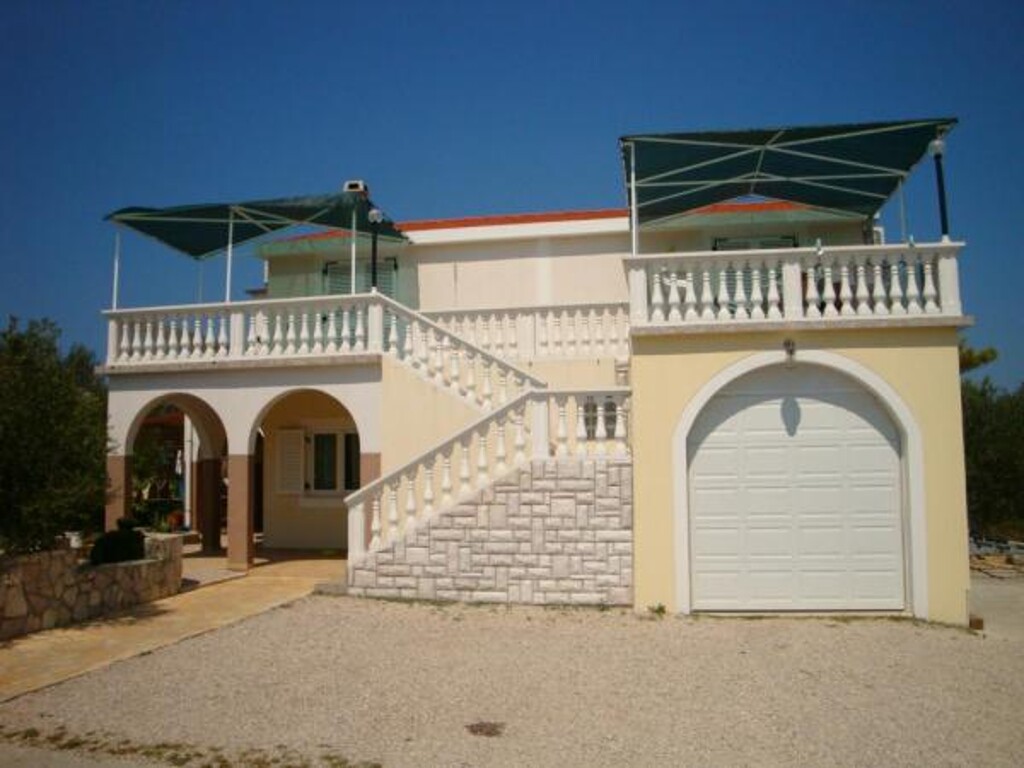 Image 3813880 - 1
