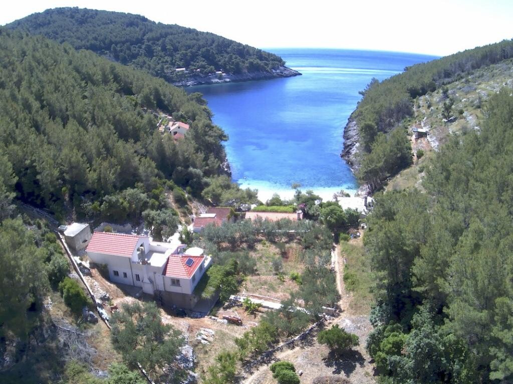 Image 3838949 - 4